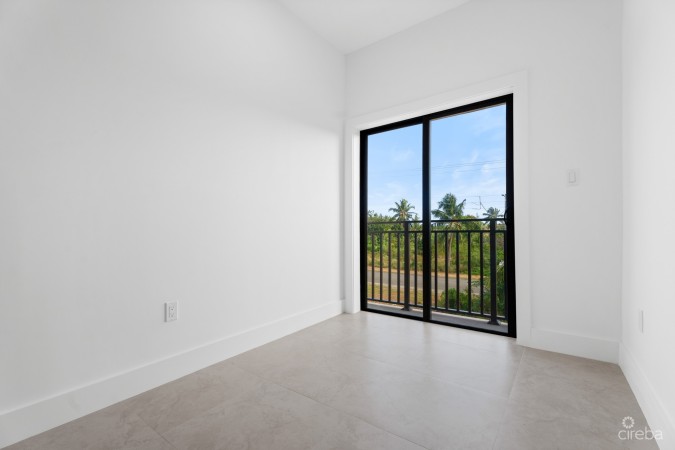 #1 BRAND NEW 3 BED 3.5 BATH DUPLEX -  LOOKOUT GARDENS