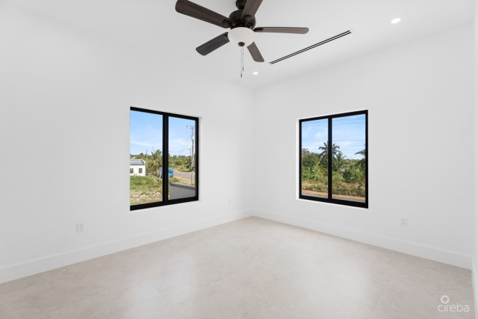 #1 BRAND NEW 3 BED 3.5 BATH DUPLEX -  LOOKOUT GARDENS