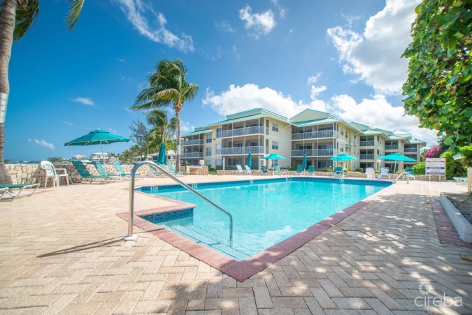 PLANTATION VILLAGE SEVEN MILE BEACH