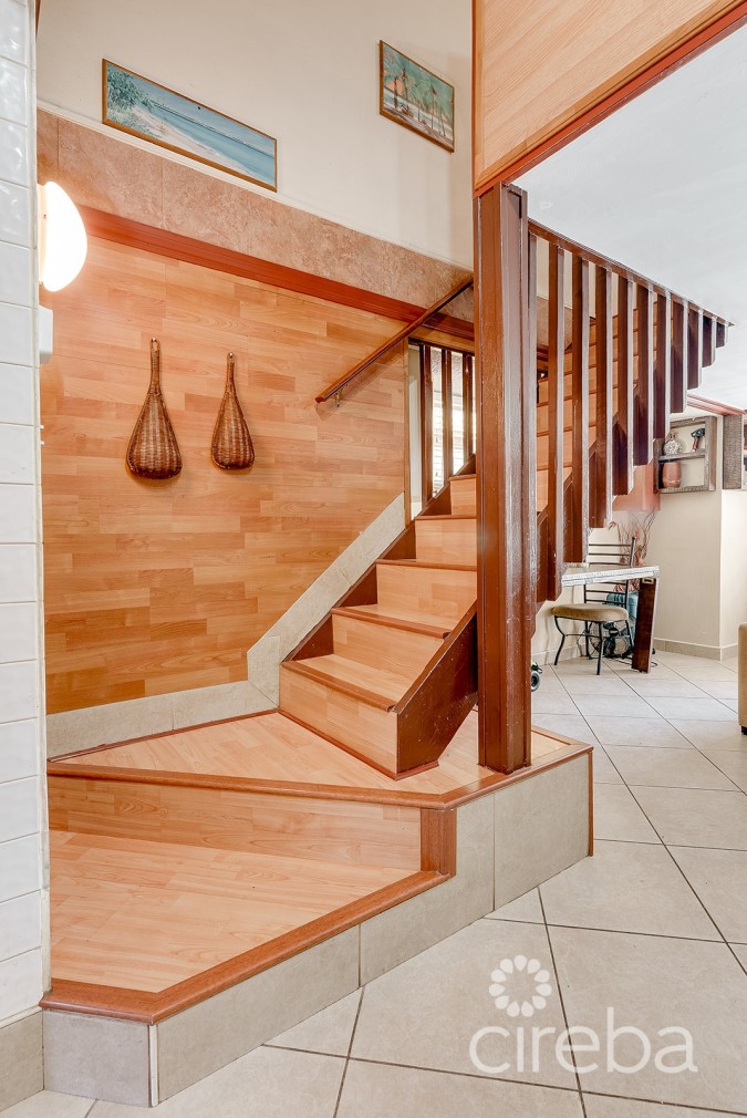 OCEAN CLUB POOL VIEW - RENOVATED CORNER UNIT