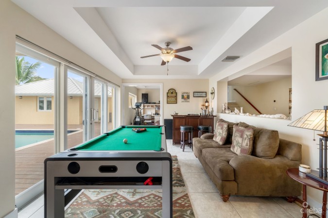 CRYSTAL HARBOUR CANAL FRONT HOME - 12 CRYSTAL DRIVE