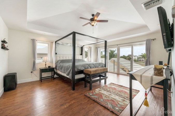 CRYSTAL HARBOUR CANAL FRONT HOME - 12 CRYSTAL DRIVE