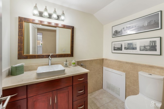 CRYSTAL HARBOUR CANAL FRONT HOME - 12 CRYSTAL DRIVE