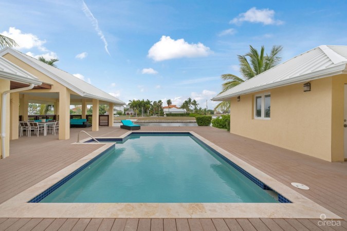 CRYSTAL HARBOUR CANAL FRONT HOME - 12 CRYSTAL DRIVE