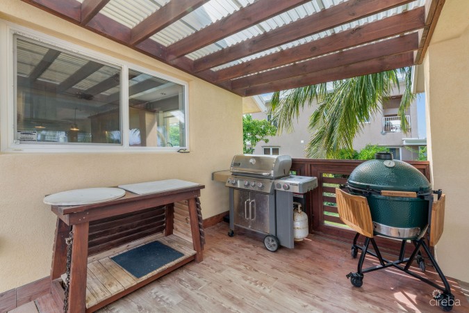 CRYSTAL HARBOUR CANAL FRONT HOME - 12 CRYSTAL DRIVE