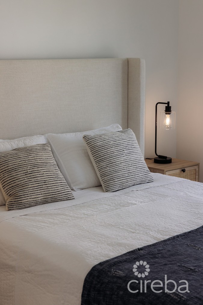 THE MEADOWS - NAESBERRY + LOFT RESIDENCE - 1 BEDROOM WITH LOFT