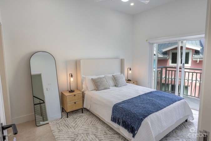 THE MEADOWS - PAPAYA TOWNHOME - 2 BEDROOMS 2 BATHROOMS