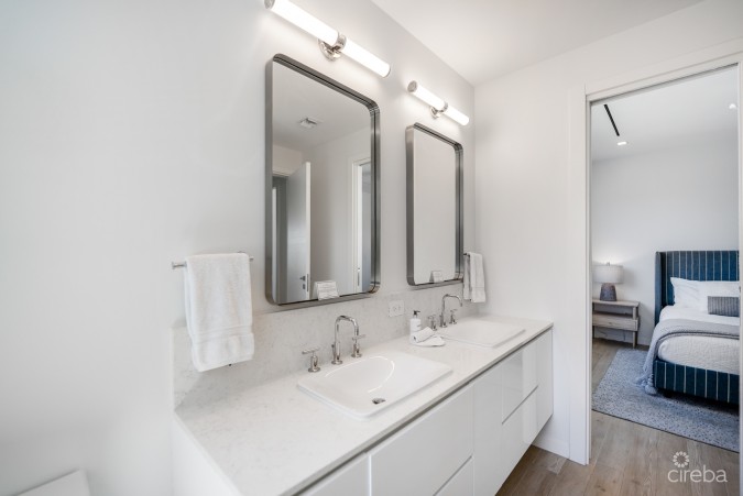 ONE CANAL POINT 535 WITH DOCK