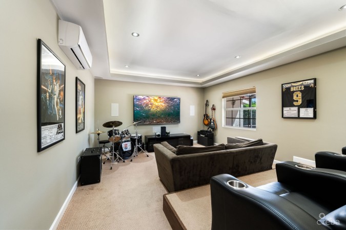 NELSON  QUAY 56, WATERFRONT HOME