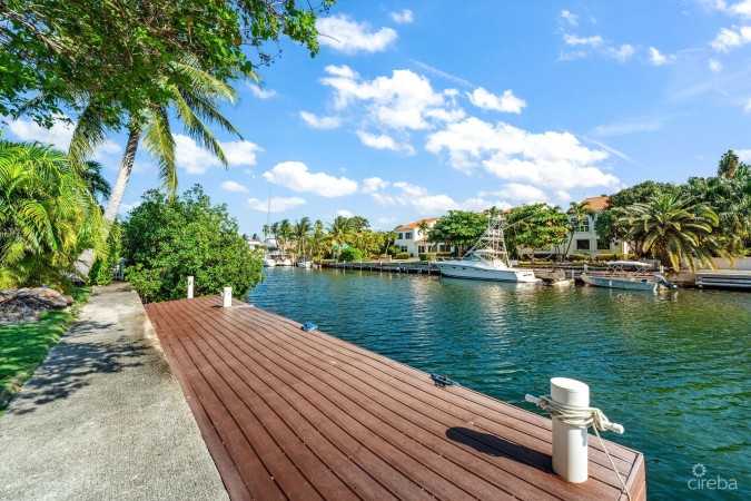 NELSON  QUAY 56, WATERFRONT HOME