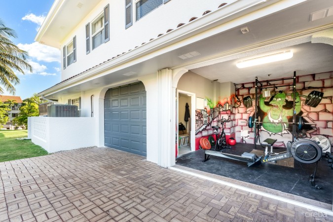 NELSON  QUAY 56, WATERFRONT HOME