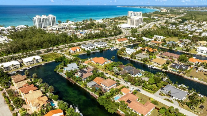 NELSON  QUAY 56, WATERFRONT HOME