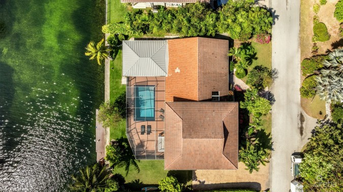 NELSON  QUAY 56, WATERFRONT HOME