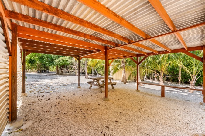 LONGFELLOW CIRCLE 18, BREAKERS FAMILY HOME