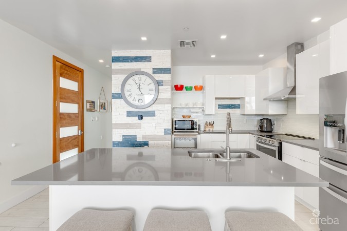 LIGHTHOUSE POINT RESIDENCES PENTHOUSE CORNER UNIT 301