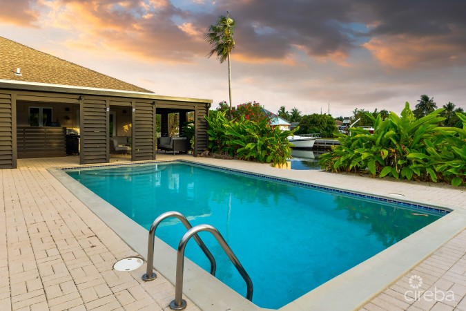 IMMACULATE 3BR FAMILY HOME W/ ADJACENT CANAL LOT