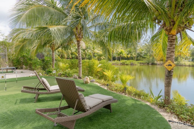 REDUCED - LAKEFRONT 3BEDS HOME ON PRIVATE LAND