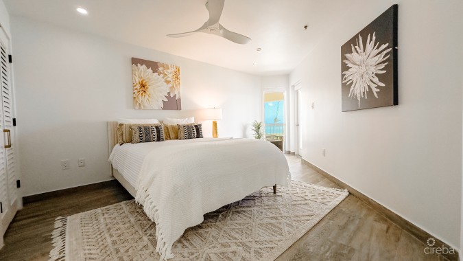 GRAND CAYMANIAN PENTHOUSE - CRYSTAL HARBOUR