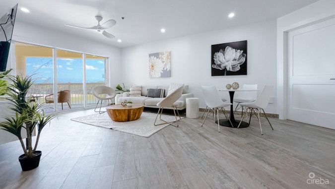 GRAND CAYMANIAN PENTHOUSE - CRYSTAL HARBOUR