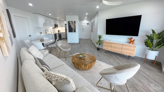 GRAND CAYMANIAN PENTHOUSE - CRYSTAL HARBOUR