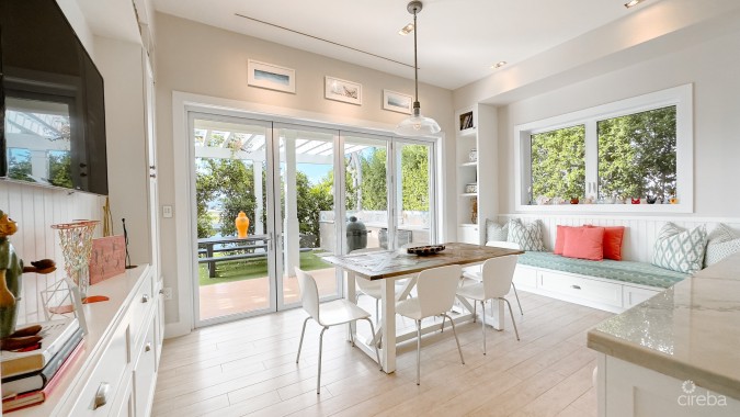 CASA BELLA – WATERFRONT RESIDENCE IN CRYSTAL HARBOUR