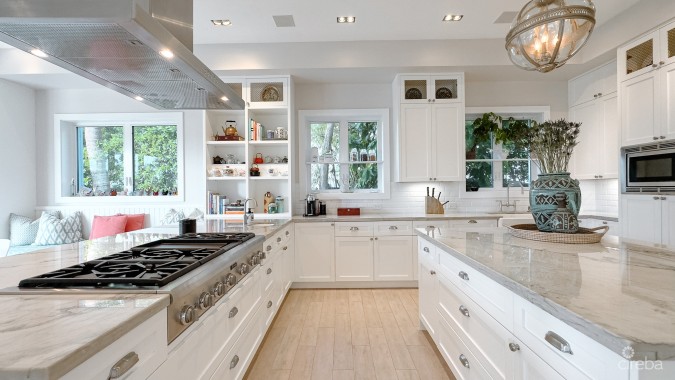 CASA BELLA – WATERFRONT RESIDENCE IN CRYSTAL HARBOUR