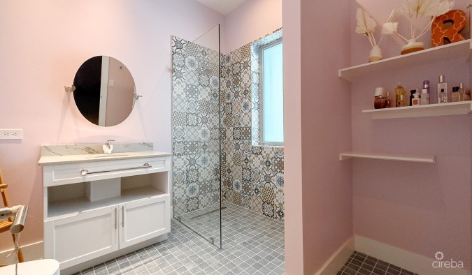 CASA BELLA – WATERFRONT RESIDENCE IN CRYSTAL HARBOUR