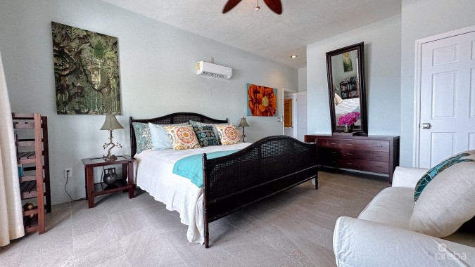 LITTLE CAYMAN BEACHFRONT HOME WITH POOL