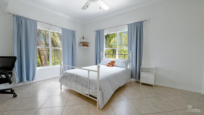 COASTAL ESCAPE WATERFRONT TOWNHOUSE