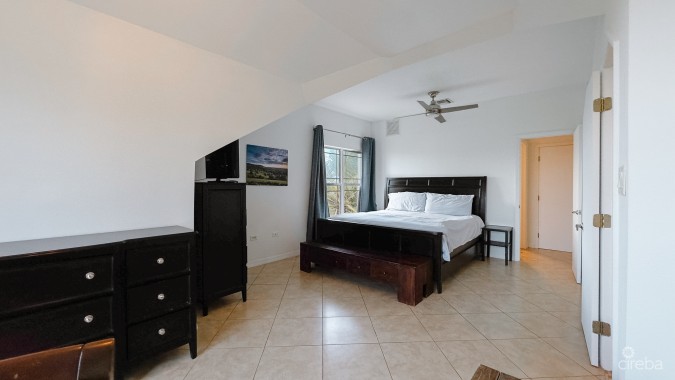 COASTAL ESCAPE WATERFRONT TOWNHOUSE