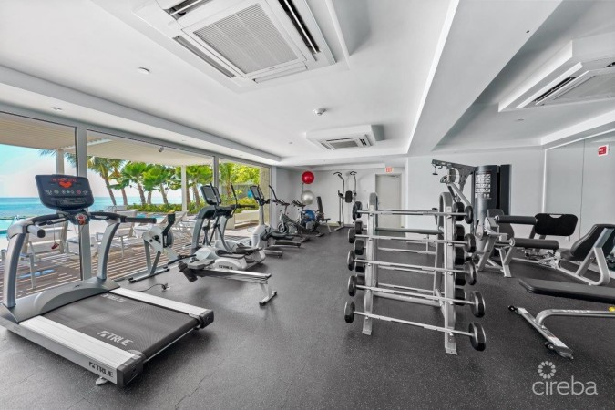 TIDES 4-BED BEACHFRONT CONDO WITH OVERSIZED TERRACE