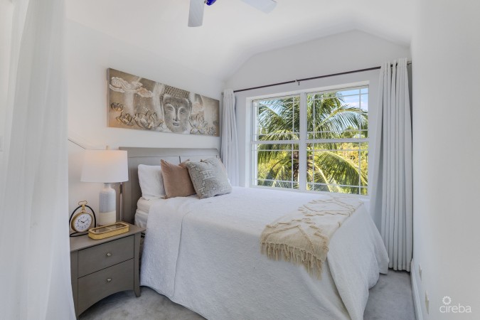 COASTAL ESCAPE – EXECUTIVE WATERFRONT LIVING