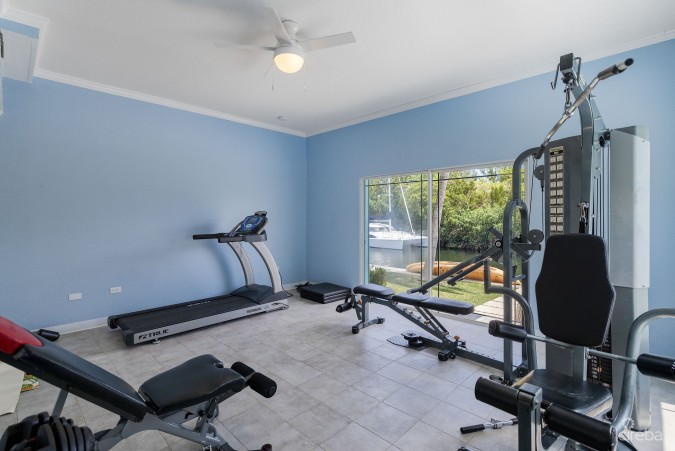 COASTAL ESCAPE – EXECUTIVE WATERFRONT LIVING