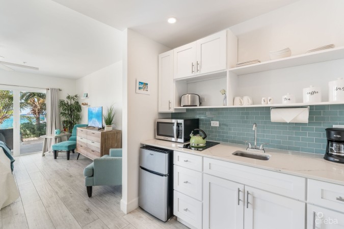 THE COTTAGES IN EAST END ~ BOUTIQUE HOTEL