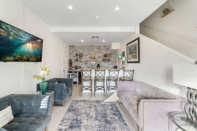 THE COTTAGES IN EAST END ~ BOUTIQUE HOTEL