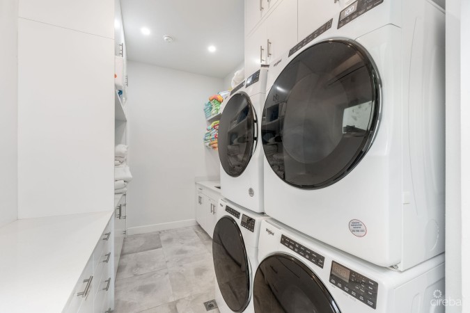 THE COTTAGES IN EAST END ~ BOUTIQUE HOTEL