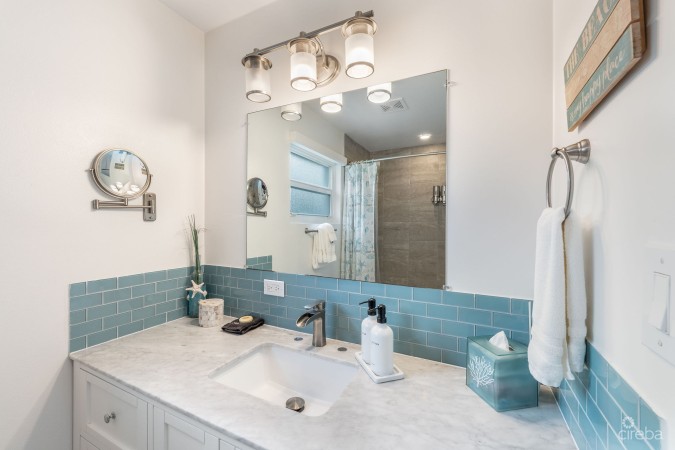 THE COTTAGES IN EAST END ~ BOUTIQUE HOTEL