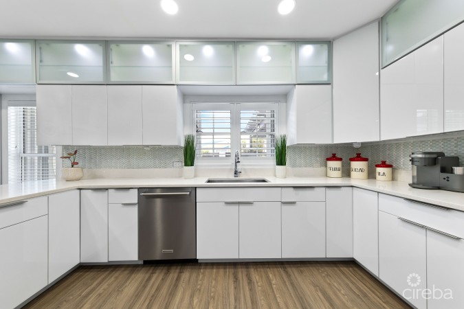 SINGLE FAMILY GEM IN NORTH SOUND ESTATES