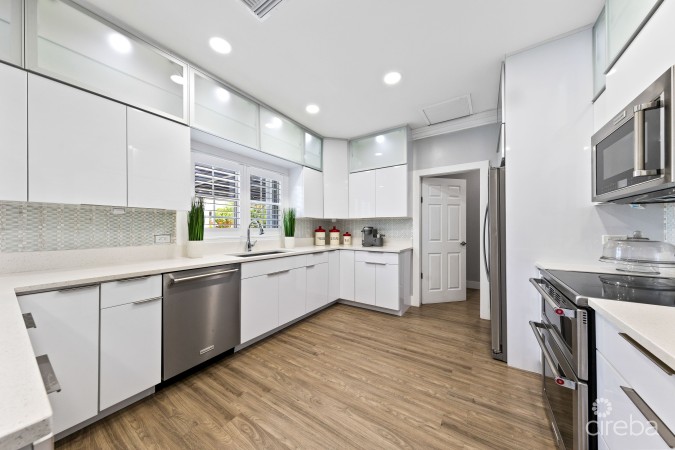 SINGLE FAMILY GEM IN NORTH SOUND ESTATES