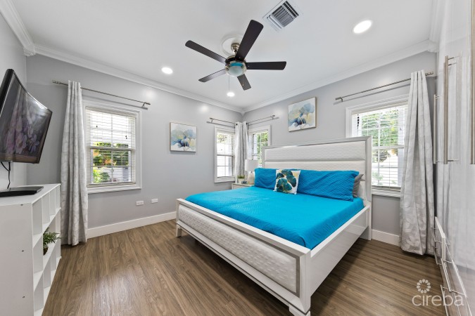 SINGLE FAMILY GEM IN NORTH SOUND ESTATES