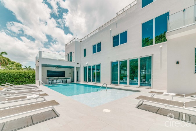 BRITANNIA ESTATES FAMILY HOME SEVEN MILE BEACH CORRIDOR