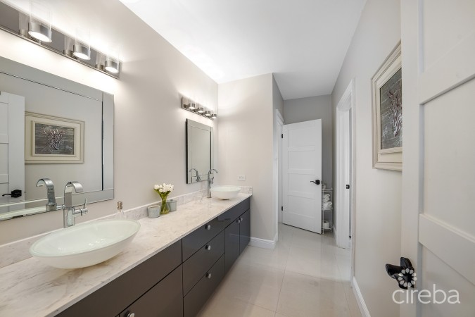 GOVERNORS HARBOUR ESTATE HOME