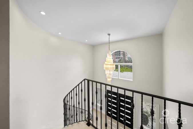 GOVERNORS HARBOUR ESTATE HOME