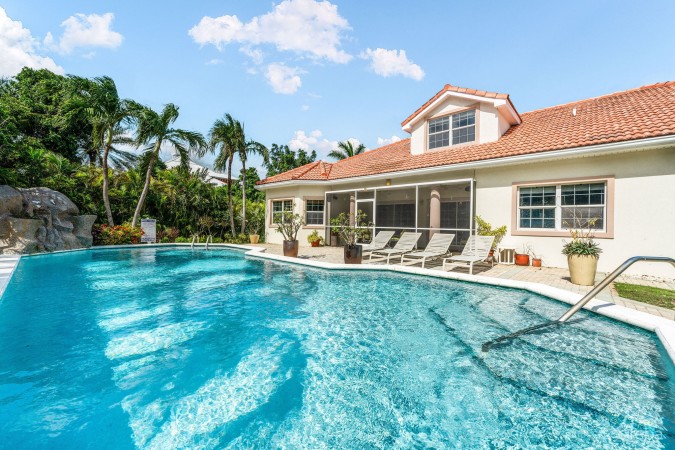 75 MIDSUMMER DRIVE SINGLE FAMILY HOME