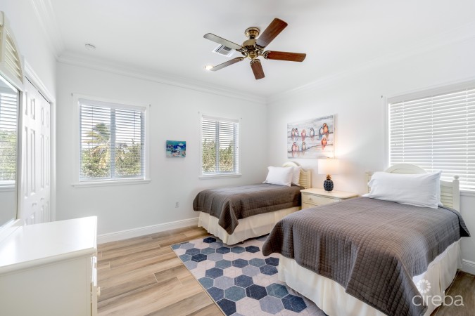 HIDDEN TREASURE OCEANFRONT ESTATE HOME