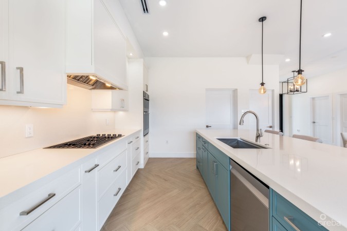 AUBURN BAY 3, CANAL FRONT HOME