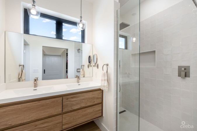 AUBURN BAY 3, CANAL FRONT HOME