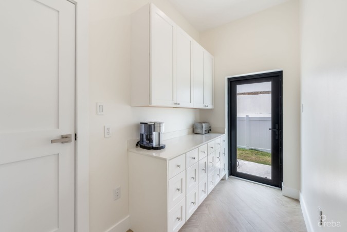 AUBURN BAY 3, CANAL FRONT HOME