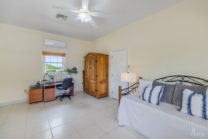 PARADISE POINT | 3-BED, 2.5-BATH OCEANFRONT TOWNHOUSE | WEST BAY