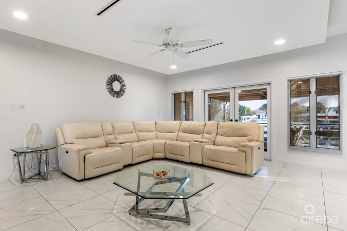 FULLY REMODELED 3BR FAMILY HOME IN NORTH SOUND ESTATES